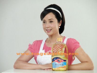 中国童星站主推儿童演员参加《多力葵花油广告》的拍摄 